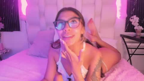emmaa00_ online show from 4, 6, 2026