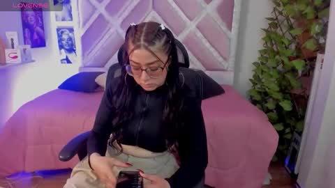 Snapshot of emmaaa69 chatting on 17, 12, 2025 emmaaa69 online show from 17, 12, 2025