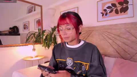 Snapshot of emmaduff_ chatting on 21, 6, 2026 online show from 21, 6, 2026