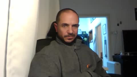 Snapshot of emmagold123 chatting on 5, 1, 2025 Ariel online show from 5, 1, 2025