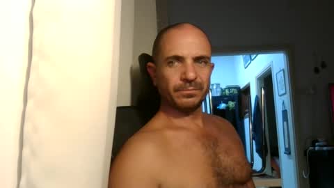 Snapshot of emmagold123 chatting on 4, 11, 2025 Ariel online show from 4, 11, 2025