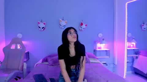 Snapshot of emmahale_ chatting on 3, 3, 2025 Emma online show from 3, 3, 2025