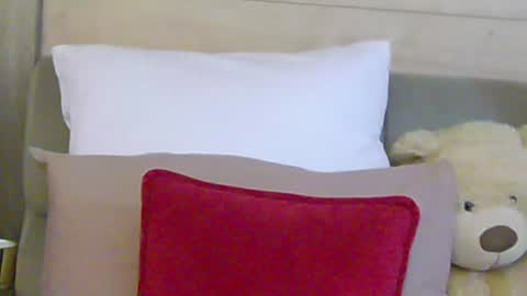 Snapshot of emmahazee chatting on 27, 7, 2026 Emma online show from 27, 7, 2026