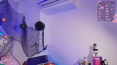 Snapshot of emmajohnss chatting on 1, 11, 2025 Emma online show from 1, 11, 2025