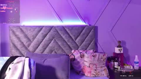 Snapshot of emmajohnss chatting on 30, 11, 2025 Emma online show from 30, 11, 2025