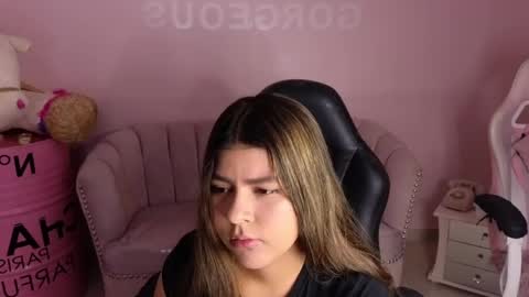 Snapshot of emmalee_a chatting on 20, 2, 2025 Emma online show from 20, 2, 2025