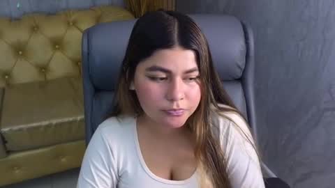 Snapshot of emmalee_a chatting on 5, 3, 2025 Emma online show from 5, 3, 2025