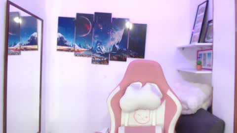 Snapshot of emmamyers_ chatting on 14, 1, 2025 Emma  online show from 14, 1, 2025
