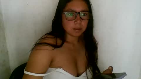 emmaortiz348067670331 online show from 12, 5, 2026