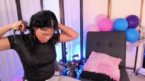 Snapshot of emmaray3 chatting on 9, 6, 2026 emmaray3 online show from 9, 6, 2026