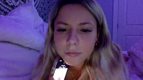 Snapshot of emmareaxo chatting on 13, 5, 2026 emmareaxo online show from 13, 5, 2026