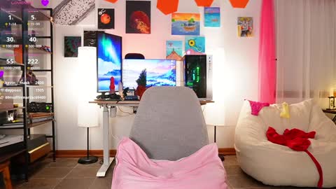 Emma Sky online show from 3, 12, 2024