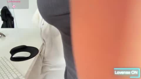 Emma Skyee online show from 26, 9, 2025