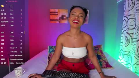 Snapshot of emmasmith06 chatting on 24, 9, 2025 Emma online show from 24, 9, 2025