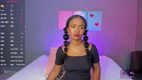 Snapshot of emmasmith06 chatting on 26, 9, 2025 Emma online show from 26, 9, 2025