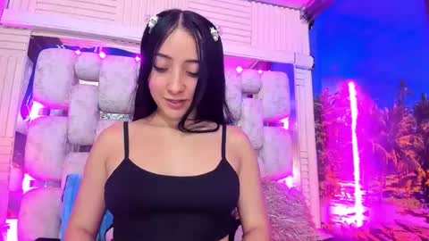 Snapshot of emmateylor chatting on 27, 5, 2026 Emma online show from 27, 5, 2026