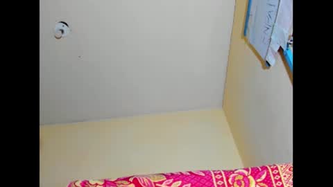 hi im emmalina welcome to your happy place online show from 12, 12, 2024