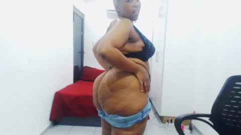 Emmy Lilly and Sam online show from 17, 12, 2024