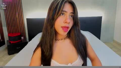 Snapshot of emmi_collins chatting on 9, 6, 2026 emmi_collins online show from 9, 6, 2026