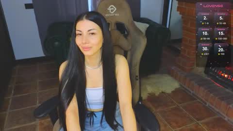 Snapshot of emmi_swon chatting on 19, 10, 2025 Mia online show from 19, 10, 2025