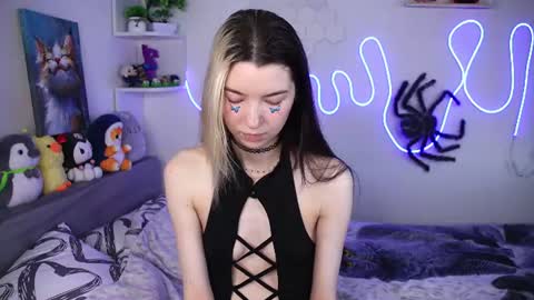 emmie_everly online show from 21, 6, 2026