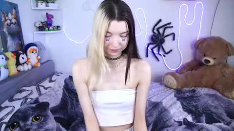 emmie_everly online show from 17, 7, 2026