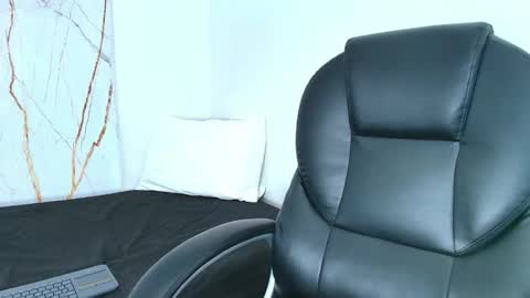 Emmie online show from 12, 9, 2025