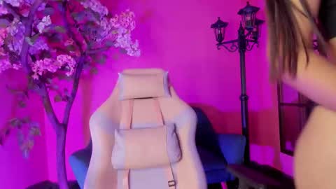 E M M I online show from 26, 3, 2026