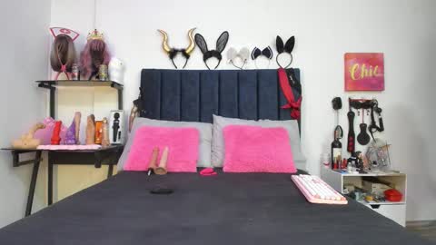          online show from 21, 10, 2025