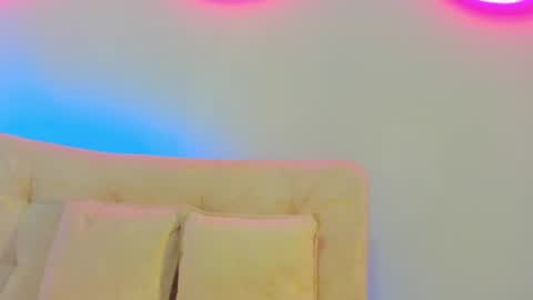 Snapshot of emmilybratz chatting on 17, 5, 2026 EMMILY online show from 17, 5, 2026