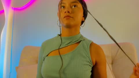 Snapshot of emmilybratz chatting on 20, 5, 2026 EMMILY online show from 20, 5, 2026
