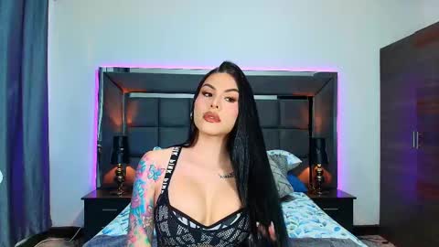 Emmily Santibaez online show from 9, 3, 2025