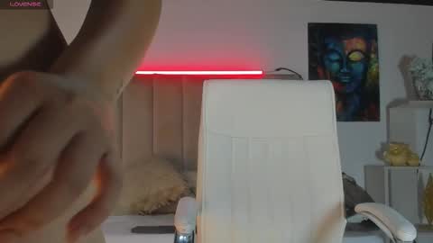 Snapshot of emmy_miller00 chatting on 14, 11, 2025 emmy_miller00 online show from 14, 11, 2025