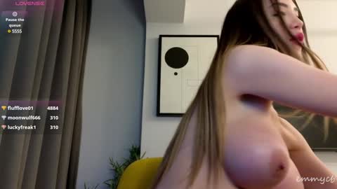 Em online show from 25, 12, 2024