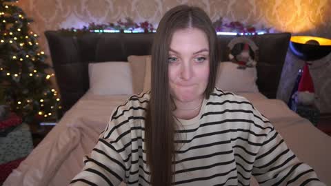 Snapshot of emmycharm chatting on 23, 12, 2024 E M M Y online show from 23, 12, 2024