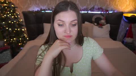 Snapshot of emmycharm chatting on 25, 12, 2024 E M M Y online show from 25, 12, 2024