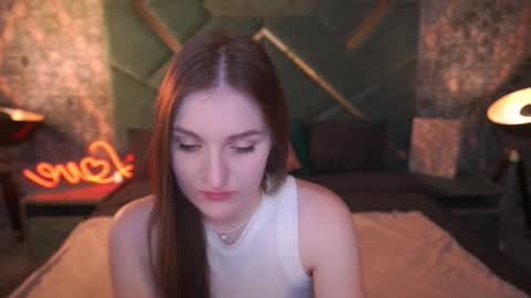 Snapshot of emmycharm chatting on 1, 10, 2025 E M M Y online show from 1, 10, 2025