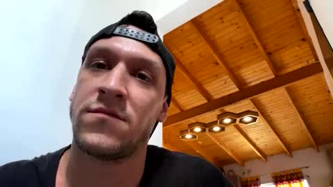 Snapshot of emoladyboy chatting on 6, 11, 2025 EMO online show from 6, 11, 2025