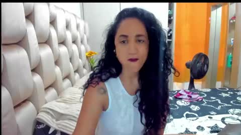 emperatriztapia online show from 4, 1, 2025