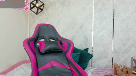 Emy online show from 4, 4, 2026