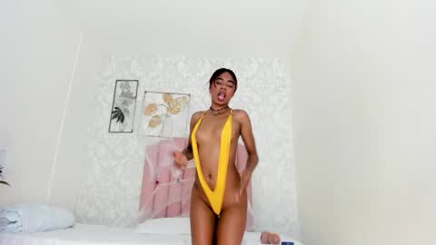 Snapshot of emy_barnert chatting on 17, 10, 2025 Mili online show from 17, 10, 2025