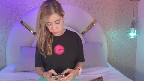 Emy  online show from 24, 11, 2025