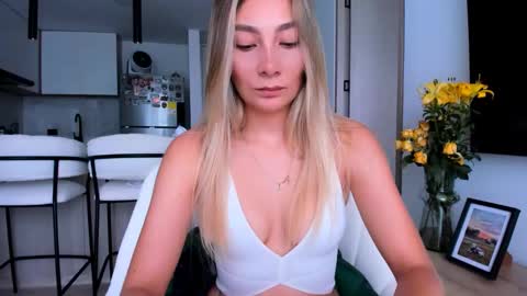 emyconneer online show from 8, 1, 2025