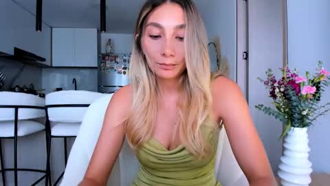 emyconneer online show from 10, 1, 2025