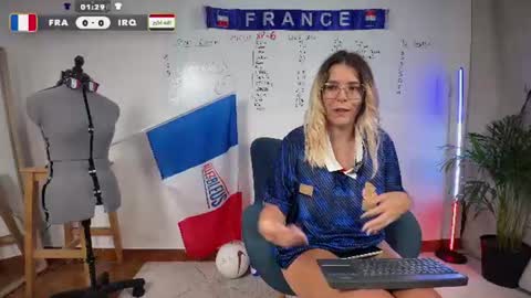 Snapshot of emylana chatting on 22, 6, 2026 EmyLana online show from 22, 6, 2026