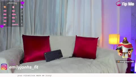 Snapshot of emylyjonhs chatting on 15, 5, 2026 EMYLY online show from 15, 5, 2026