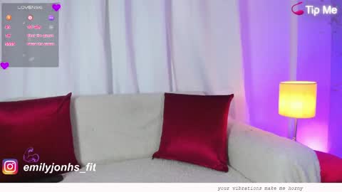 Snapshot of emylyjonhs chatting on 19, 5, 2026 EMYLY online show from 19, 5, 2026