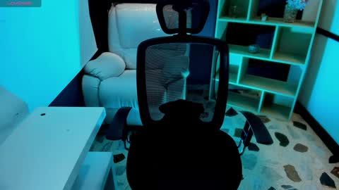 Snapshot of emysilver chatting on 2, 12, 2024 Emy Silver online show from 2, 12, 2024