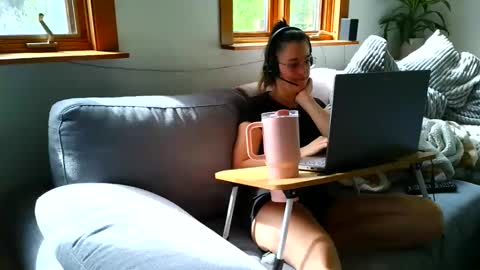 Snapshot of emyxxl chatting on 4, 6, 2026 emyxxl online show from 4, 6, 2026