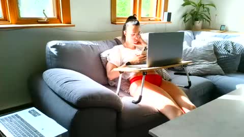 Snapshot of emyxxl chatting on 15, 6, 2026 emyxxl online show from 15, 6, 2026